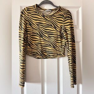 Zara Black and Gold Fitted Crop Tee